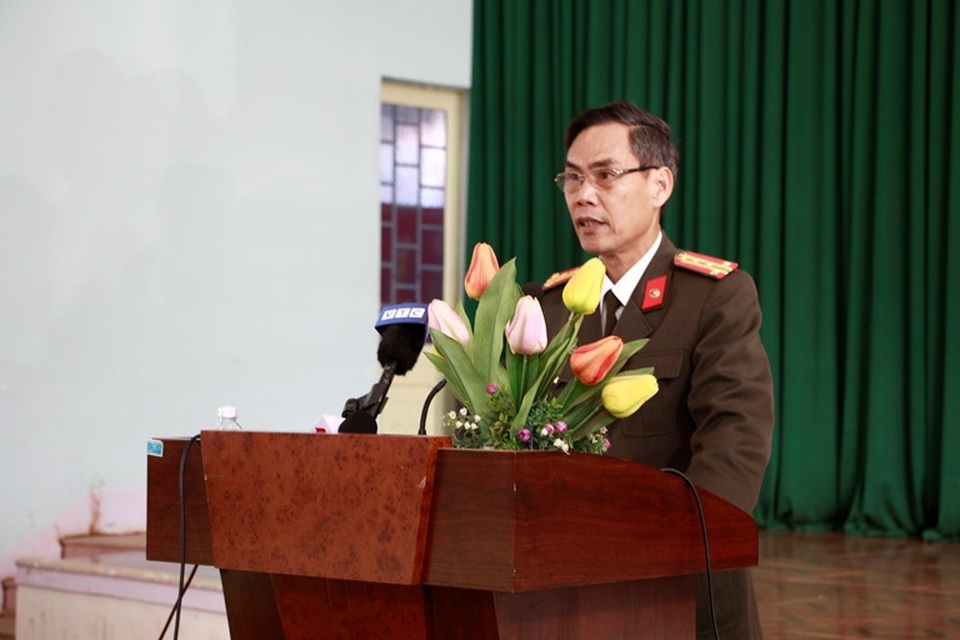 Công an tỉnh Đắk Lắk công khai xin lỗi người đàn ông mang thân phận bị can suốt 33 năm - 3 Đại tá Nguyễn Thế Lực - Phó Giám đốc Công an tỉnh Đắk Lắk xin lỗi ông Nguyễn Lâm Sáu cùng gia đình