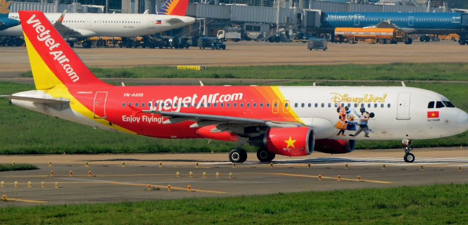 Vietjet sẽ sơn hình đội tuyển U23 Việt Nam lên máy bay? - 6 Tàu bay chuột Mickey của Disney.