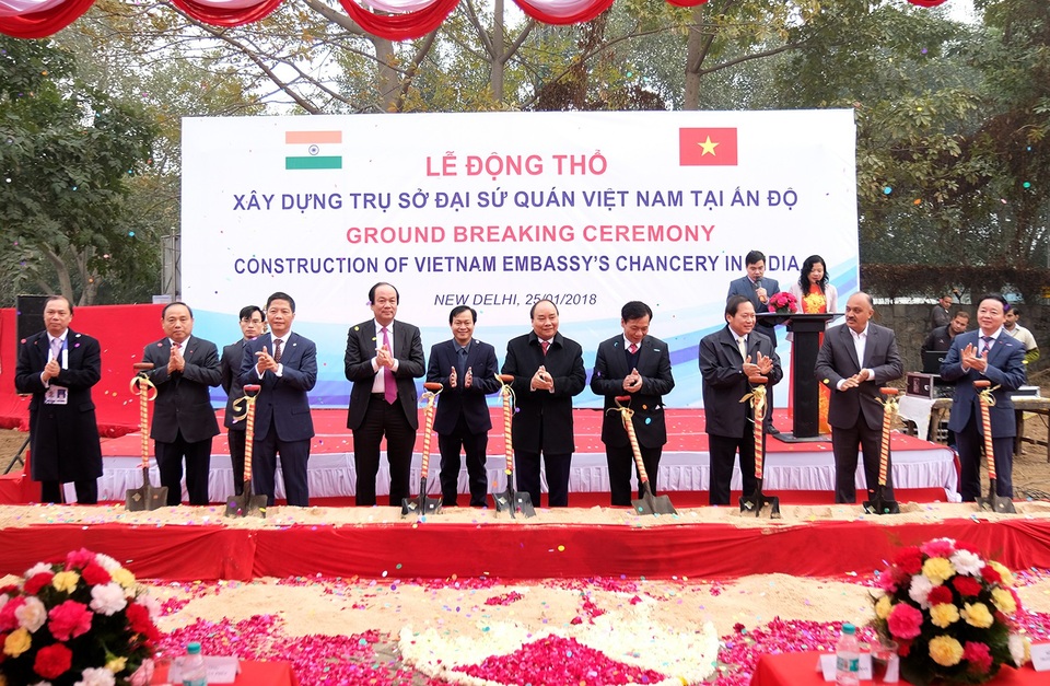 Thủ tướng động thổ xây dựng trụ sở Đại sứ quán Việt Nam tại Ấn Độ - 1 Thủ tướng Nguyễn Xuân Phúc tại lễ động thổ (ảnh: VGP)