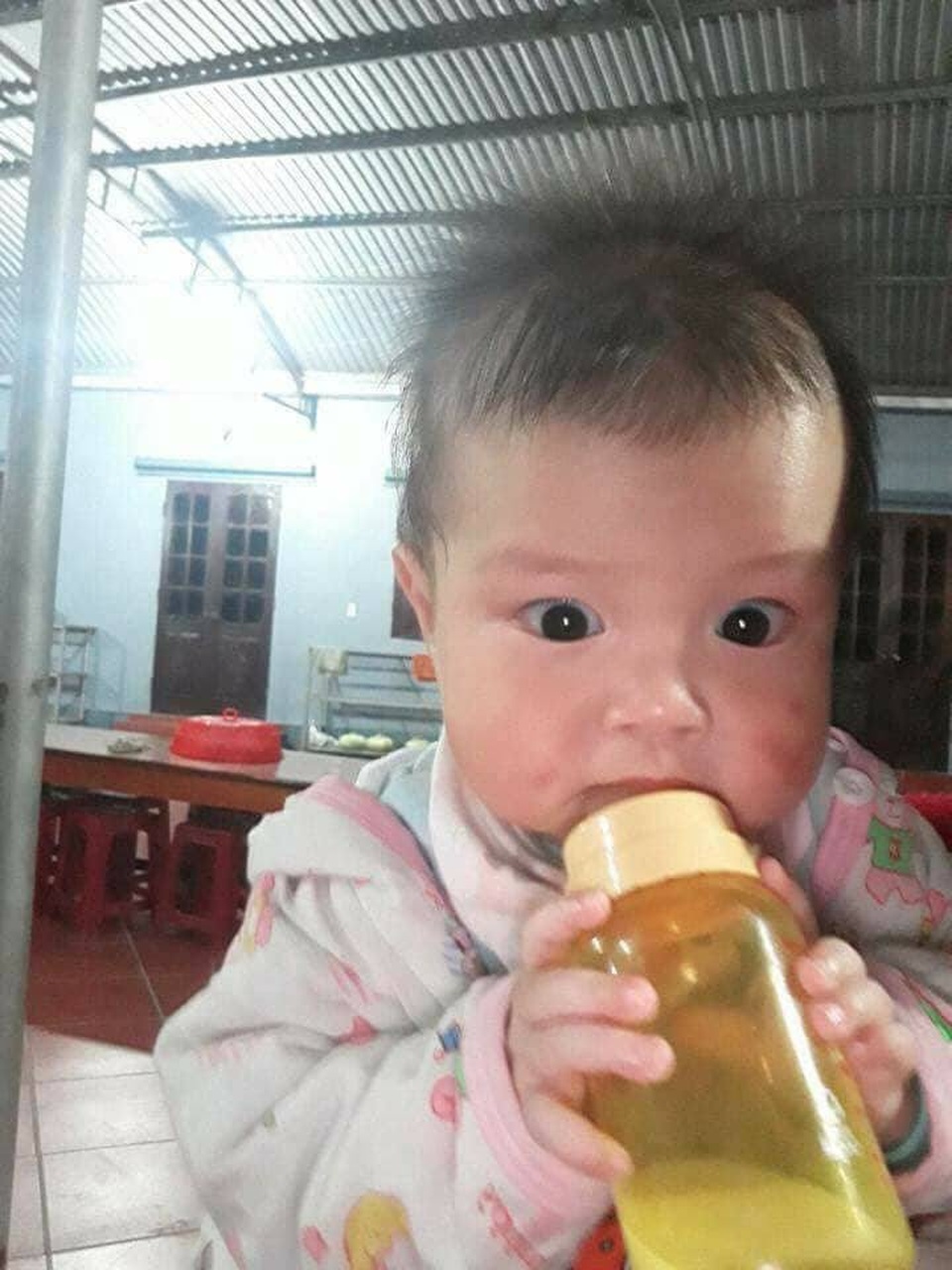 
Cháu bé bị bỏ rơi (Ảnh: CTV)
