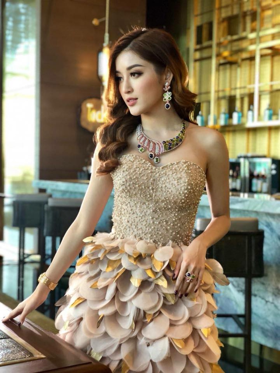 Huyền My ở Myanmar mà tâm trí luôn hướng về U23 Việt Nam - 2 Nhiều trang truyền thông nhận định Huyền My có vẻ đẹp Á Đông, nhận được tình cảm đặc biệt của phần đông dân số tại đất nước Myanmar. Ảnh: Myanmar Online TV Channel.