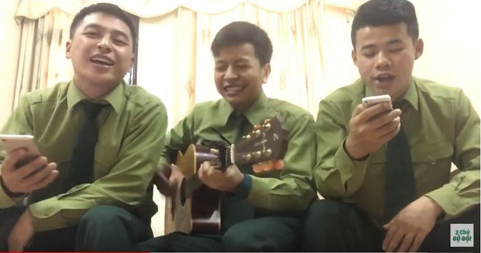 Thú vị những clip nhạc chế cổ vũ U23 Việt Nam vươn cao - 1
Ba anh bộ đội từng gây sốt với bài hát “Làm người yêu anh nhé baby”