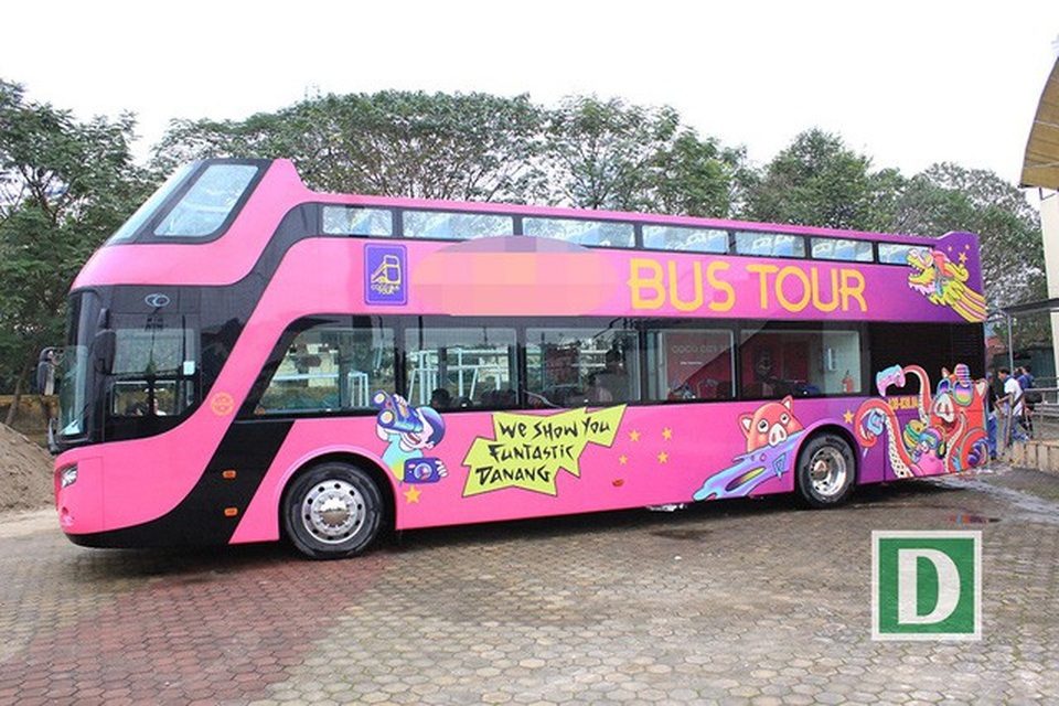 Cận cảnh xe buýt mui trần đưa U23 Việt Nam diễu hành trên phố - 5
Trước đó, chiều 25/1, Công ty Cổ phần Đầu tư phát triển và Xây dựng Thành Đô (Tập đoàn Empire) xác nhận đơn vị này đã nhận được công văn đồng ý của Liên đoàn Bóng đá Việt Nam (VFF) về việc hỗ trợ xe buýt mui trần hai tầng phục vụ đưa đón các cầu thủ U23 Việt Nam sau khi kết thúc giải U23 Châu Á.