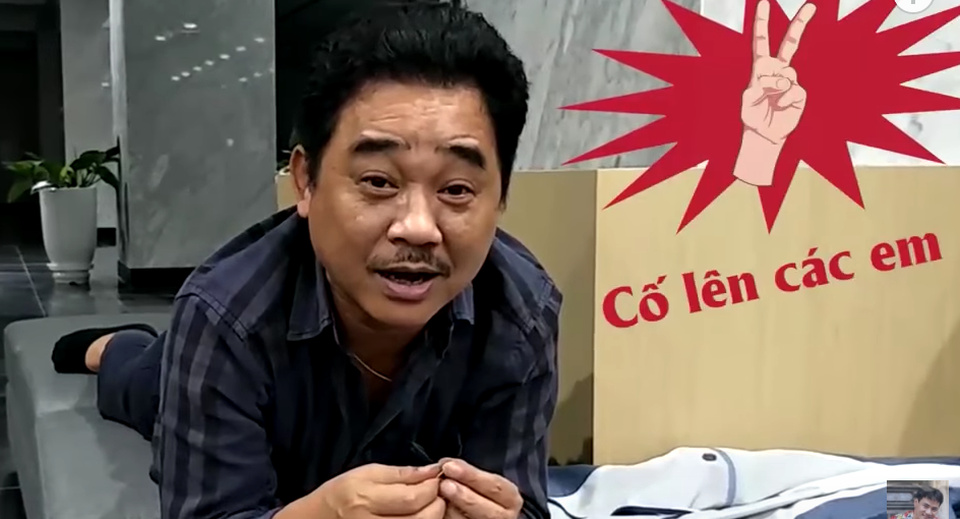 Các Táo "bốc quẻ" cho chung kết U23 Việt Nam - 1 Ngọc Hoàng Quốc Khánh cổ động :Cố lên các em!