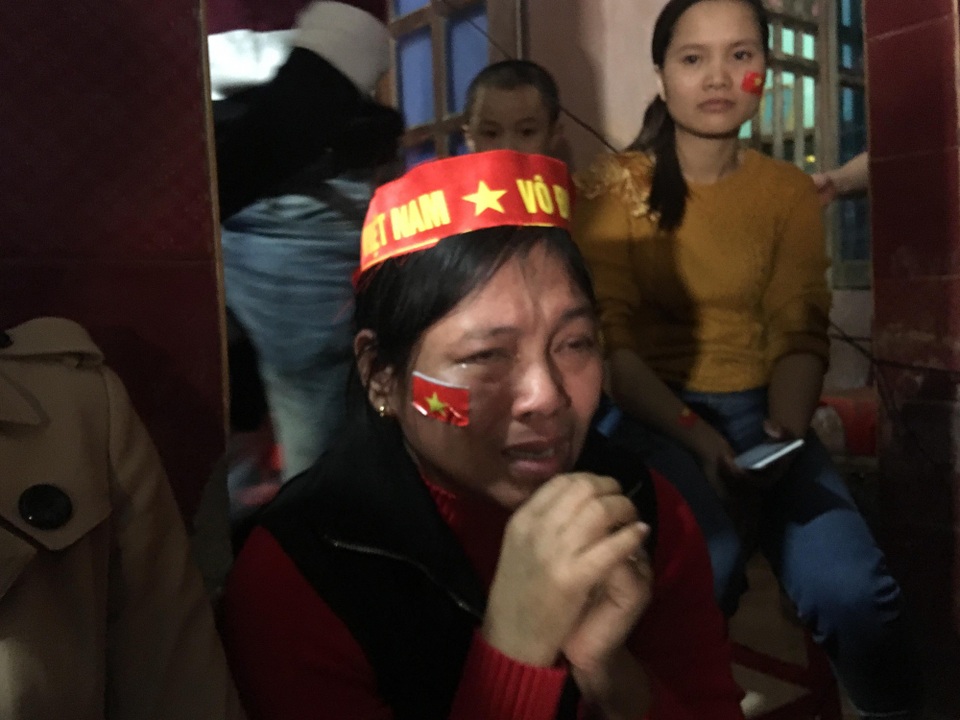Nước mắt và nụ cười sau trận chung kết của U23 Việt Nam - 14 Nước mắt và nụ cười sau trận chung kết của U23 Việt Nam - 14