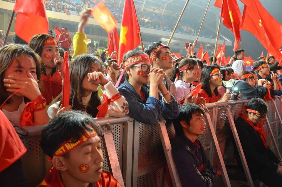 Nước mắt và nụ cười sau trận chung kết của U23 Việt Nam - 10 Nước mắt và nụ cười sau trận chung kết của U23 Việt Nam - 10