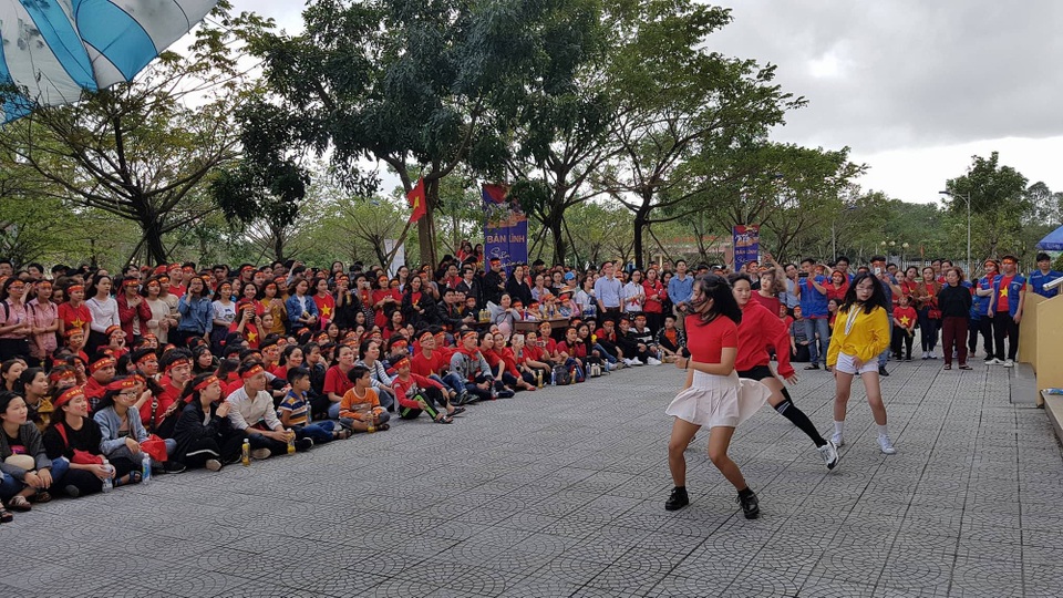 Sinh viên “tiếp lửa” cho đội tuyển U23 Việt Nam - 3 Sinh viên “tiếp lửa” cho đội tuyển U23 Việt Nam - 3