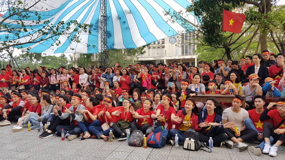 Sinh viên “tiếp lửa” cho đội tuyển U23 Việt Nam - 4 Sinh viên “tiếp lửa” cho đội tuyển U23 Việt Nam - 4