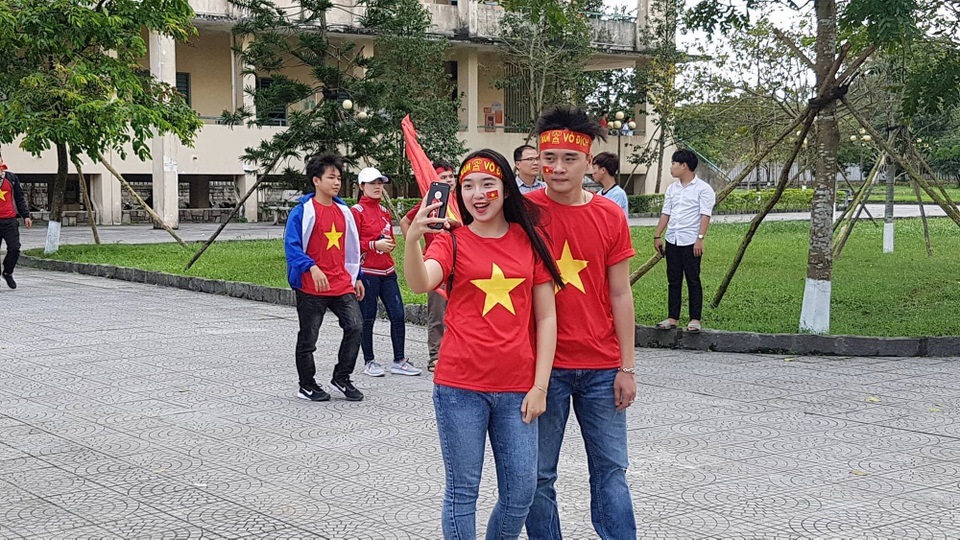 Sinh viên “tiếp lửa” cho đội tuyển U23 Việt Nam - 6 Sinh viên “tiếp lửa” cho đội tuyển U23 Việt Nam - 6