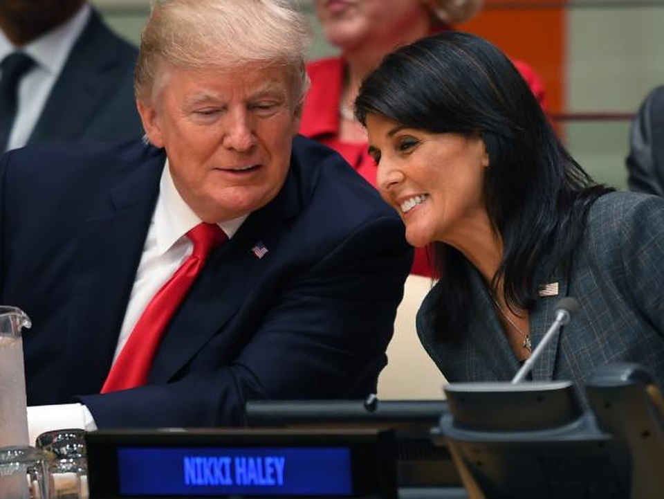 Đại sứ Mỹ tại LHQ bác tin đồn về mối quan hệ với Tổng thống Trump - 1 Tổng thống Donald Trump và Đại sứ Mỹ tại Liên Hợp Quốc Nikki Haley (Ảnh: AFP)