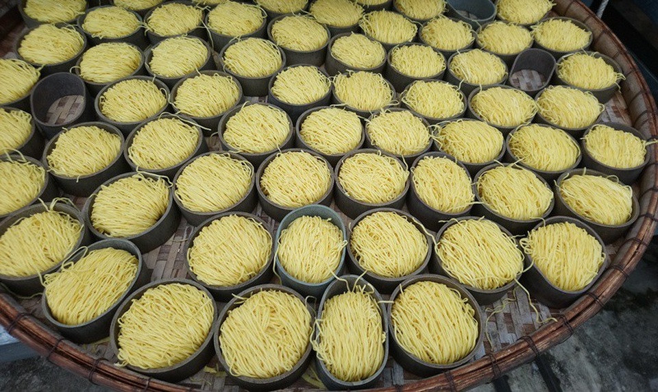 Phát hiện hơn 10 tấn mì sợi chứa hàn the - 2 Mình chưa hàn the của cơ sở sản xuất mì Tân Thành