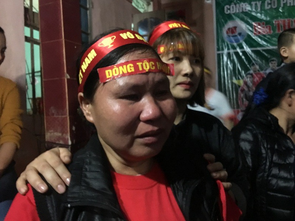 120 phút nhiều cung bậc cảm xúc tại gia đình thủ môn Bùi Tiến Dũng - 17 120 phút nhiều cung bậc cảm xúc tại gia đình thủ môn Bùi Tiến Dũng - 17