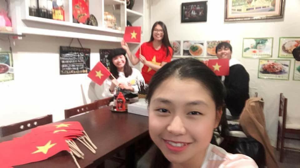 Du học sinh Việt khắp 5 châu thức trắng đêm, rực lửa cảm xúc cổ vũ U23 Việt Nam - 15 Du học sinh Việt khắp 5 châu thức trắng đêm, rực lửa cảm xúc cổ vũ U23 Việt Nam - 15