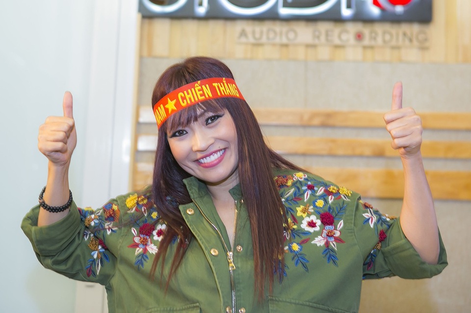 Phương Thanh là fan cuồng nhiệt của bóng đá từ 20 năm qua