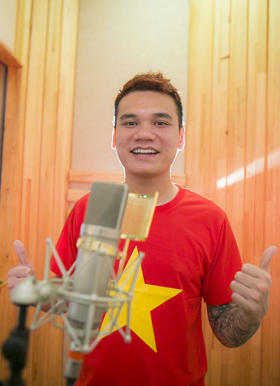 Lam Trường, Phương Thanh... cùng đông đảo sao Việt tung MV cổ vũ U23 Việt Nam - 16