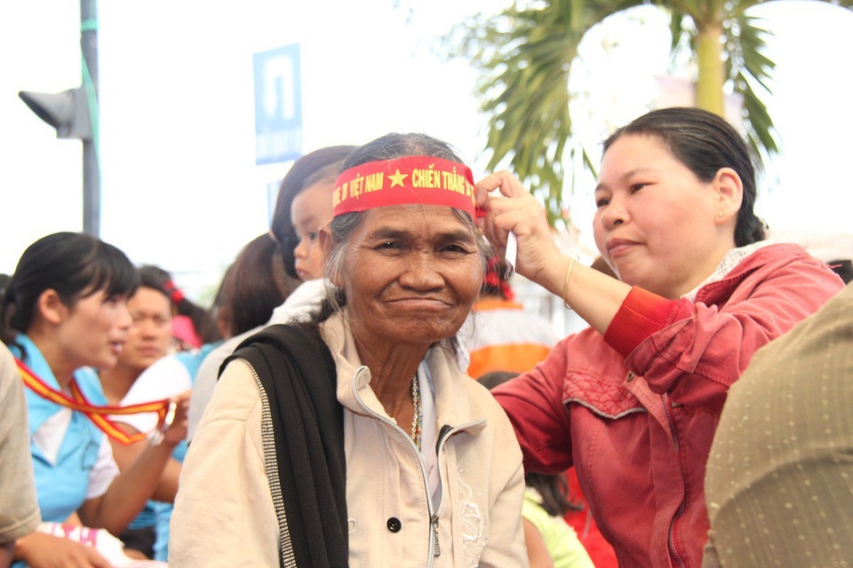 Nhiều đồng bào dân tộc thiểu số háo hức với trận chung kết bóng đá