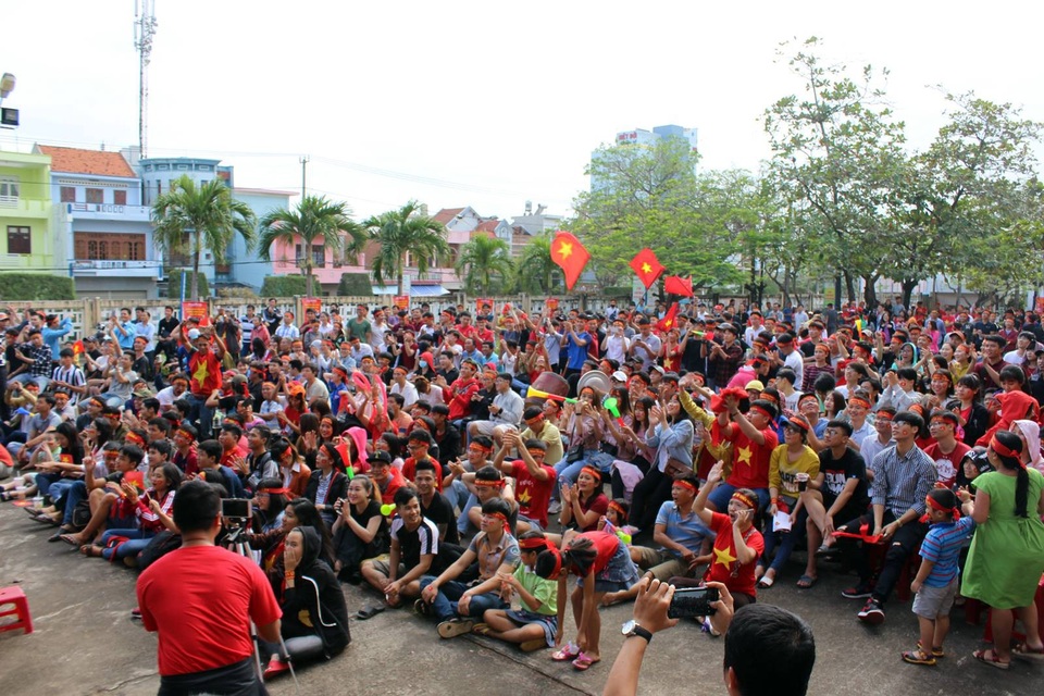 Thẫn thờ với bàn thua phút cuối, triệu người vẫn hô vang "Việt Nam vô địch" - 60