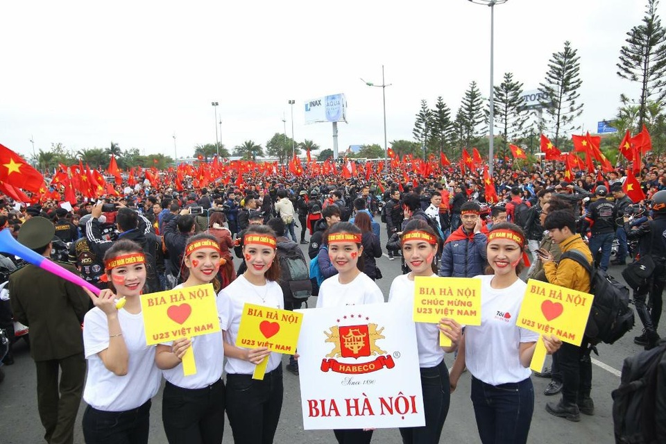Bia Hà Nội cùng đón và vinh danh đội tuyển U23 Việt Nam - 1 Bia Hà Nội cùng đón và vinh danh đội tuyển U23 Việt Nam - 1