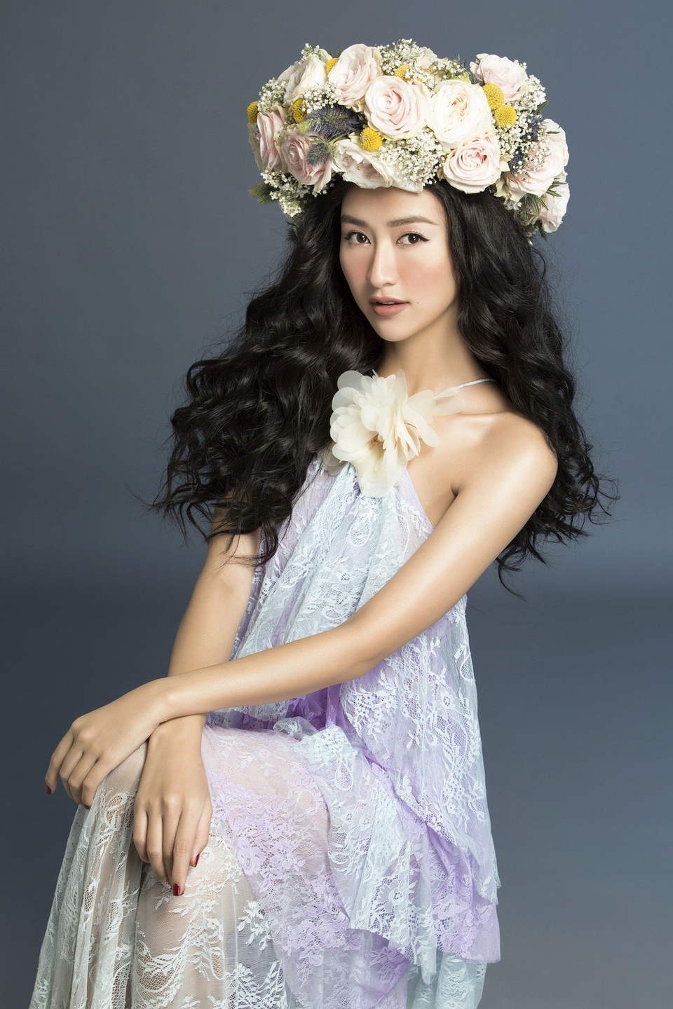 Hà Thu hiện tại được xem là một gương mặt giành nhiều thiện cảm từ khán giả và công chúng. Không chỉ ngày càng thay đổi về hình ảnh, đẹp hơn với phong cách thời trang biến hóa linh hoạt, Hà Thu cũng nằm trong số các nhan sắc luôn nỗ lực tìm tòi và cố gắng trong các hoạt động giải trí của mình.