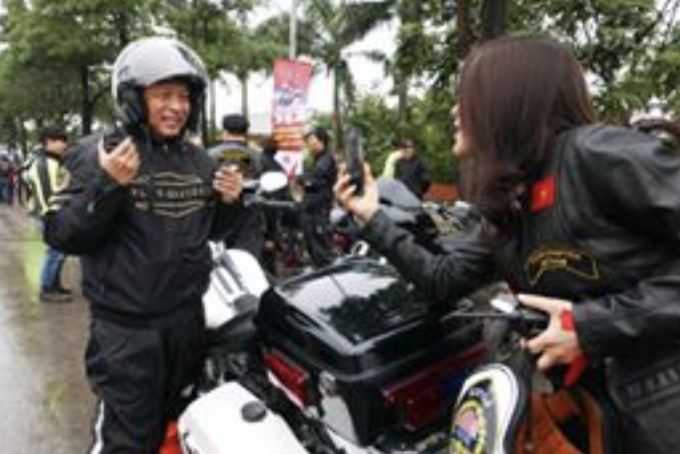 Đoàn mô tô "khủng" đang tiến ra Sân bay Nội Bài chào đón U23 Việt Nam - 13