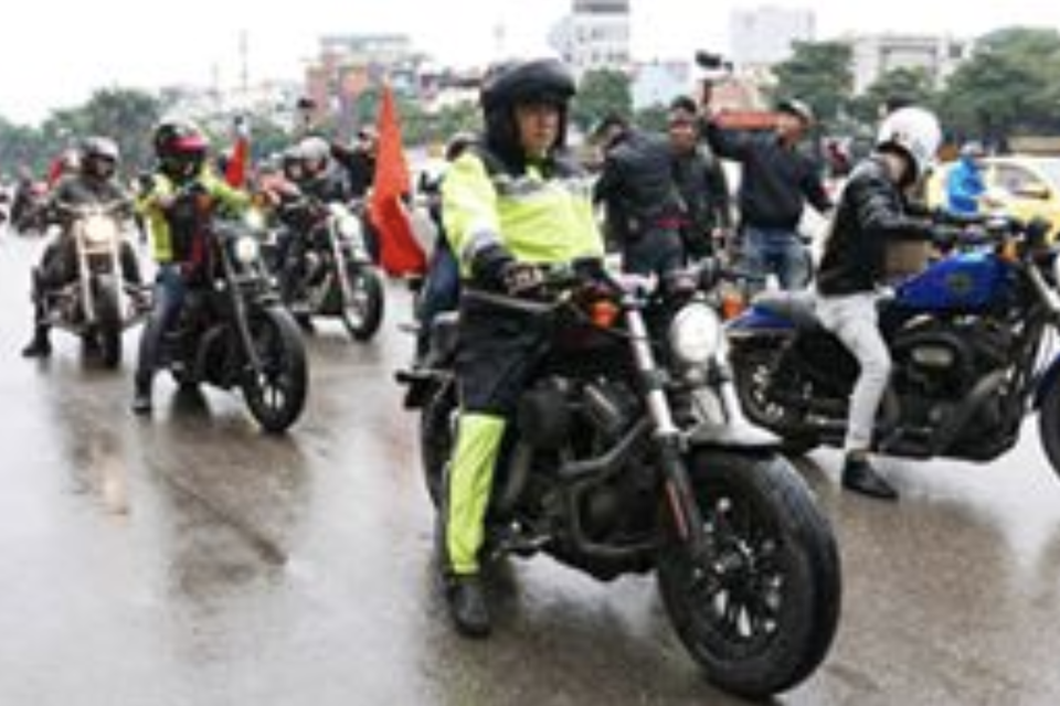 Đoàn mô tô "khủng" đang tiến ra Sân bay Nội Bài chào đón U23 Việt Nam - 8