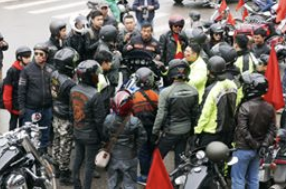 Đoàn mô tô "khủng" đang tiến ra Sân bay Nội Bài chào đón U23 Việt Nam - 6