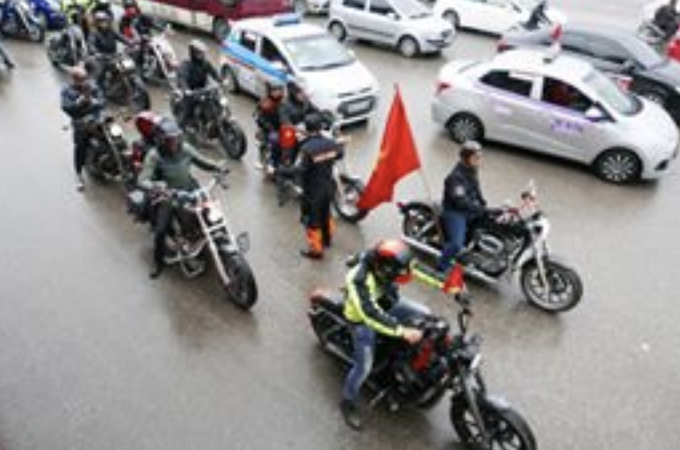 Đoàn mô tô "khủng" đang tiến ra Sân bay Nội Bài chào đón U23 Việt Nam - 5