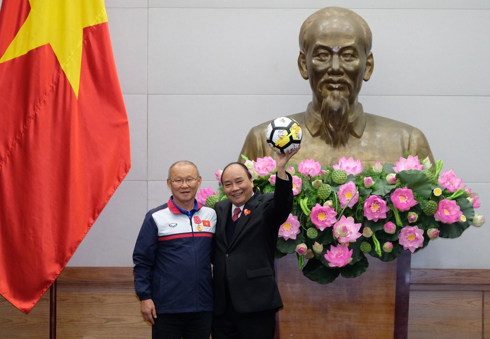 Thủ tướng kể chuyện chờ 5 tiếng để đón U23 Việt Nam - 9 Thủ tướng kể chuyện chờ 5 tiếng để đón U23 Việt Nam - 9