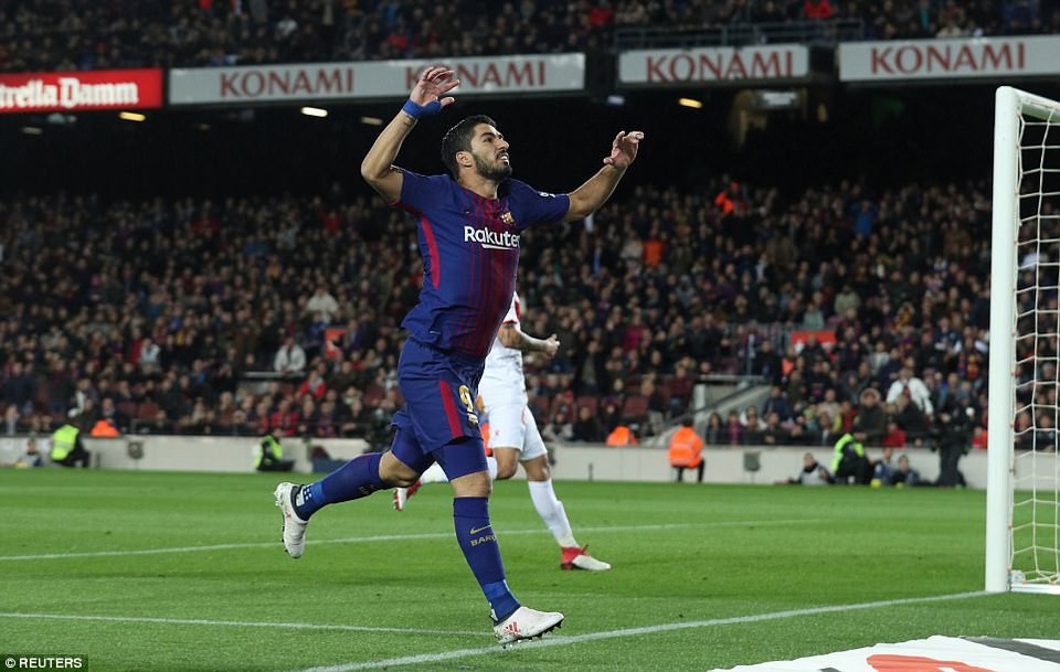 Messi-Suarez lập công, Barcelona vững ngôi đầu bảng La Liga - 9
Ngôi sao người Uruguay đang giữ được phong độ ghi bàn đều đặn