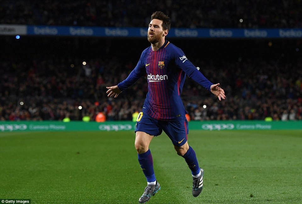 Messi-Suarez lập công, Barcelona vững ngôi đầu bảng La Liga - 3
Messi ấn định thắng lợi 2-1 cho Barcelona ở phút 87...