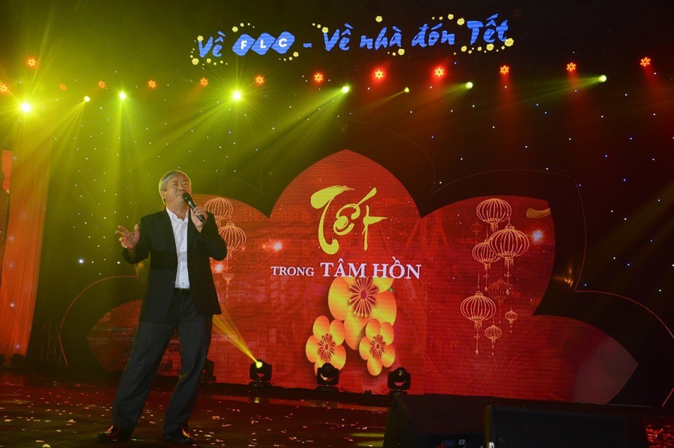 Chủ nhân 18 căn condotel và nhà phố FLC Quy Nhơn “ngẫu hứng” song ca cùng ngôi sao trong chương trình nghệ thuật tri ân khách hàng - 6
Khách hàng Thanh Hải tham gia giao lưu