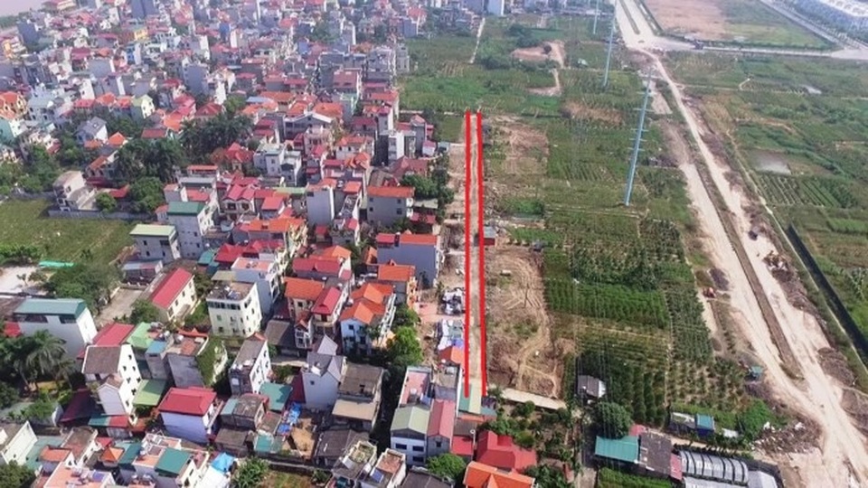 Hà Nội: Sửa sai vụ lấy đất đấu giá, làm đường rộng 1m cho dân - 1 Tuyến đường phía sau khu đất đấu giá có nhiều nút cổ chai, rộng 1m bị người dân địa phương phản ứng sẽ được điều chỉnh rộng 5m.