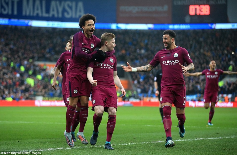 Cardiff 0-2 Man City: Công của De Bruyne và Sterling - 1
Các cầu thủ Man City ăn mừng bàn mở tỉ số