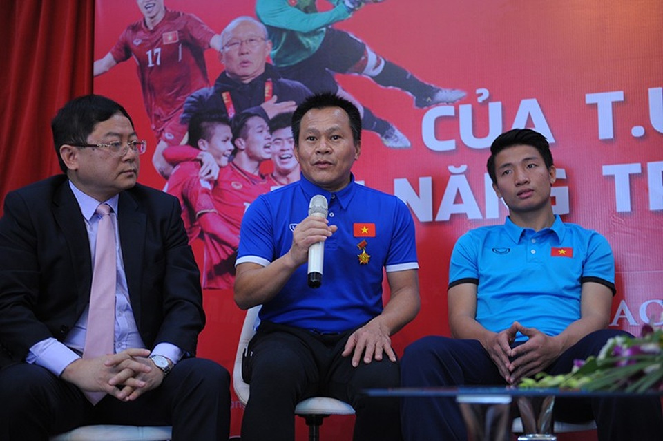 Hậu vệ Tiến Dũng nói về quả penalty định mệnh: "Biết rõ là có thể làm được" - 3
Huấn luyện viên Lư Đình Tuấn không oán trách quyết định của BTC giải U23 Châu Á