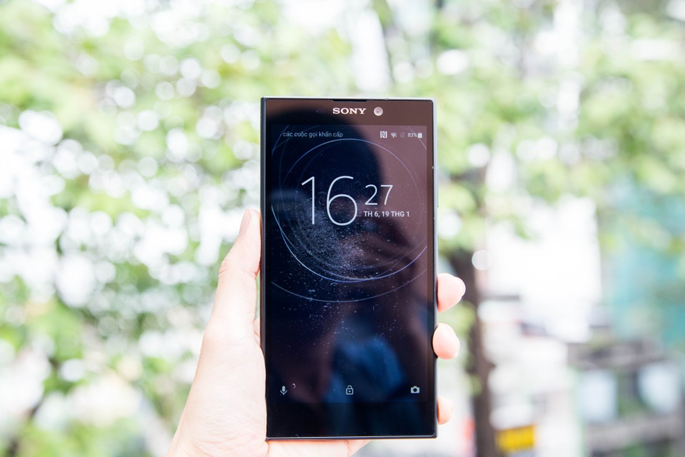 Cận cảnh Xperia L2 mới nhất giá 5,5 triệu đồng của Sony tại Việt Nam - 5 Về cấu hình, Xperia L2 trang bị vi xử lý Mediatek MT6737T, Quad-core 1.45GHz, RAM được nâng lên thành 3GB, bộ nhớ trong tăng lên gấp đôi với 32GB so với thế hệ năm ngoái.