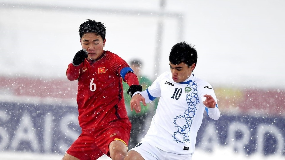 Xuân Trường: "U23 Việt Nam không hề ngại phải thi đấu trong mưa tuyết" - 11
Xuân Trường (trái) là đội trưởng của U23 Việt Nam tại U23 châu Á