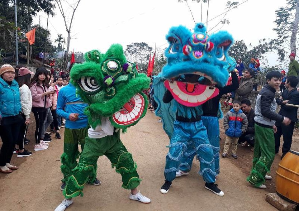 Thủ môn Bùi Tiến Dũng: Ngày trước đi đá giải về vẫn lên nương, lên rẫy - 3 Đội múa lân làng Bào chào đón sự trở về của hai anh em Tiến Dũng