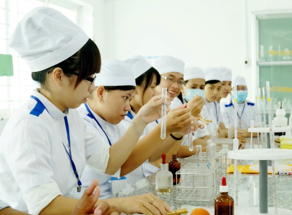 Trường ĐH Trà Vinh: Ngành Y – Dược thu học phí dưới 50% so với qui định - 1 Đối với ngành ĐH Y - Dược, ĐH Trà Vinh thu học phí dưới 50% so với mức học phí qui định