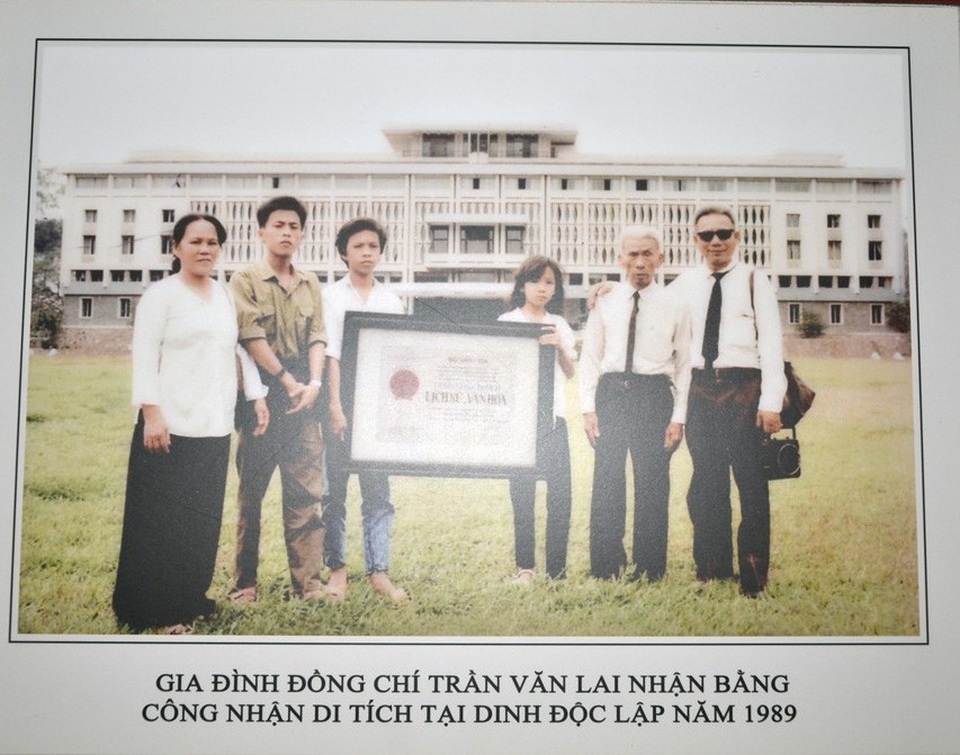 Bí thư Nhân thăm gia đình biệt động từng giấu 3 tấn vũ khí dưới nền nhà - 4 Bí thư Nhân thăm gia đình biệt động từng giấu 3 tấn vũ khí dưới nền nhà - 4