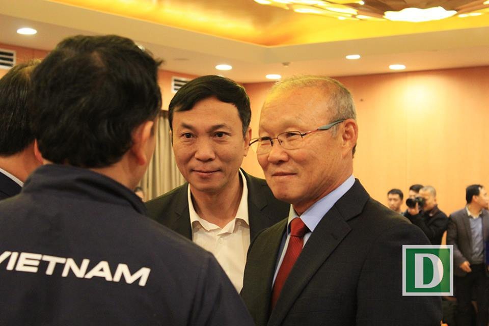 Chủ tịch Hà Nội khen thưởng Quang Hải cùng các đồng đội U23 - 7 Chủ tịch Hà Nội khen thưởng Quang Hải cùng các đồng đội U23 - 7