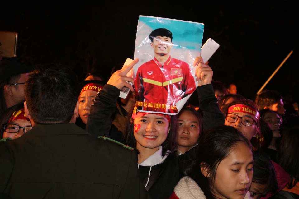 Trung vệ Bùi Tiến Dũng: Chưa muốn yêu để tập trung rèn luyện phong độ - 5 Trung vệ Bùi Tiến Dũng: Chưa muốn yêu để tập trung rèn luyện phong độ - 5