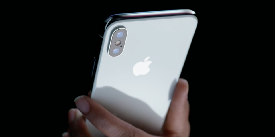 Apple cắt giảm sản xuất iPhone X do "ế" hàng? - 1