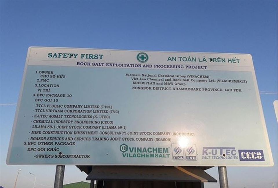 Tiền trảm hậu tấu, dự án muối mỏ nghìn tỷ “đắp chiếu” - 1
Bảng thông báo về dự án khai thác và chế biến muối mỏ tại Lào của Vinachem.