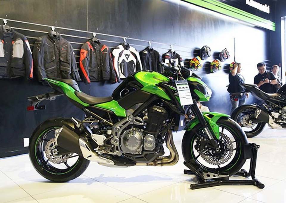 Triệu hồi 225 chiếc Kawasaki Z900 tại Việt Nam - 1 Các mẫu Kawasaki Z900 hiện được bán tại Việt Nam với giá 288 triệu đồng.