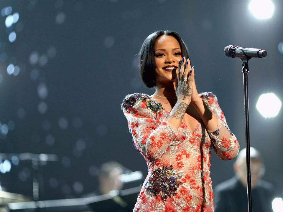 Phong cách của ngôi sao khiến phụ nữ “cuồng” mua sắm - 1