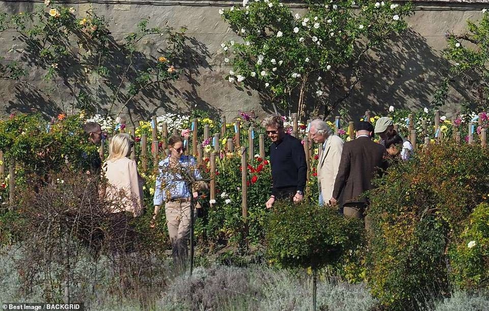 
Vợ chồng Beckham nổi tiếng sành về các loại rượu vang nho
