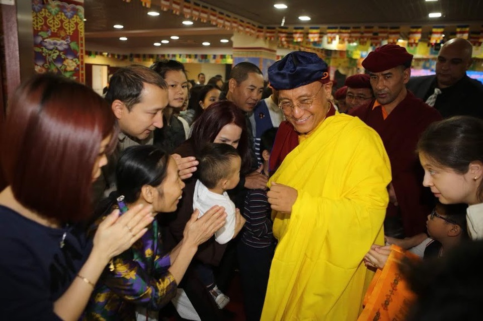 Giao lưu Phật giáo Việt Nam - Nga - Ấn Độ - 2
Đức Gyalwang Drukpa gặp gỡ các Phật tử trong khuôn khổ chương trình giao lưu