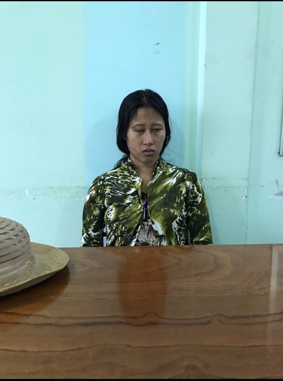 Khởi tố vụ người mẹ khai nhận giết 2 con tại nhà - 1
Chị T - mẹ 2 cháu bé tại cơ quan điều tra