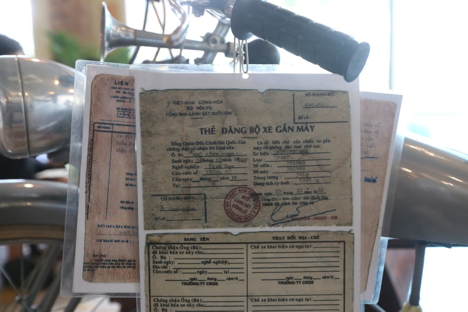 Xe này là món quà của vị khâm sứ người Pháp tặng cho linh mục Ngô Đình Thục, anh trai Tổng thống Việt Nam Cộng hòa Ngô Đình Diệm. Tôi đã phải mất nhiều thời gian, tiền bạc mới có thể mua lại được cổ vật này, anh Hiệp cho biết.