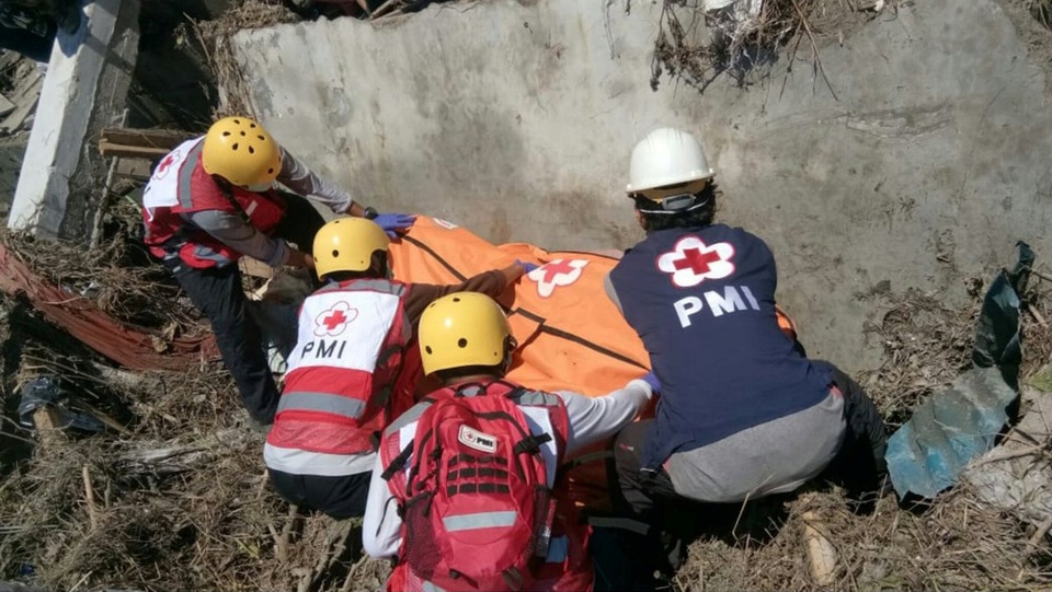 Indonesia chạy đua thời gian giải cứu nạn nhân thảm họa kép - 4 Khu vực Donggala, cách Palu khoảng 30 phút lái xe, là nơi gần hơn với tâm chấn của trận động đất. Chính quyền Indonesia lo ngại số người thiệt mạng tại đây có thể sẽ đông nhất.